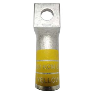 Vista en perspectiva frontal de la abrazadera de compresión de cobre codificada por color amarillo XLUIG de 250 MCM con barril largo y un orificio para perno de 1/2 pulgada.